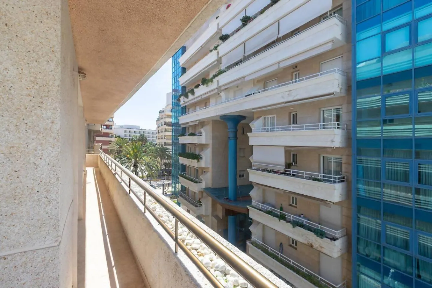 Apartamento Camelias Marbella Playa Con Parking